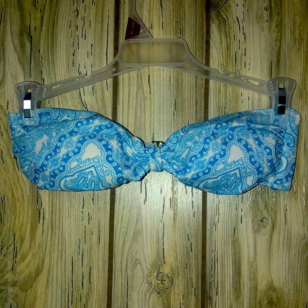 Victoria’s Secret strapless bikini top